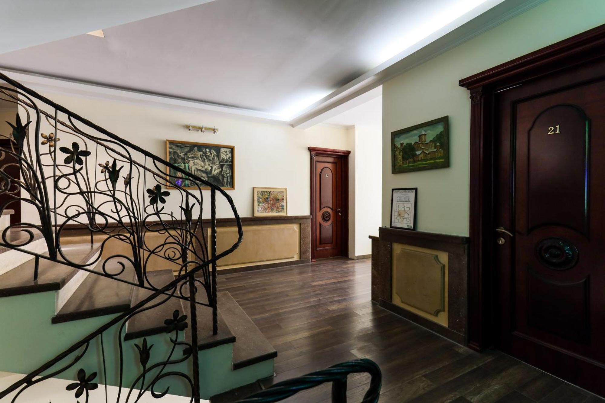 Aeetes Palace Kutaisi Exterior photo